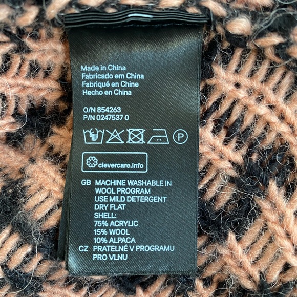 Warm H&M sweater - Picture 12 of 13